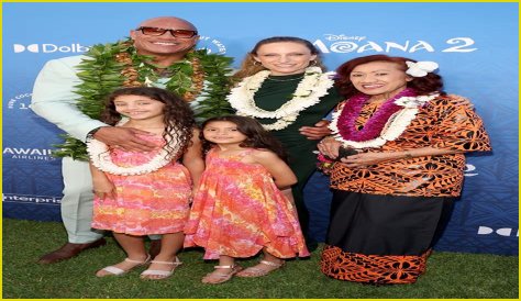 Dwayne Johnson's Race: Understanding His Ethnic Background And Cultural Identity